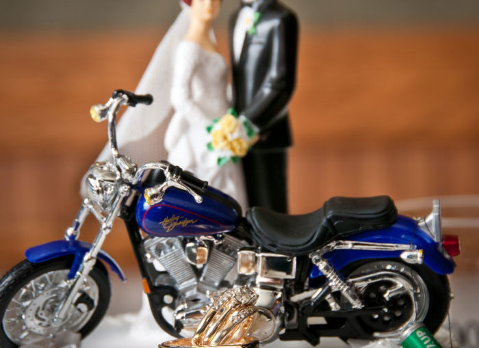 1pc PMMA Cake Topper, Romantic Motorcycle & Figure Decor Cake Top  Decoration For Wedding | SHEIN