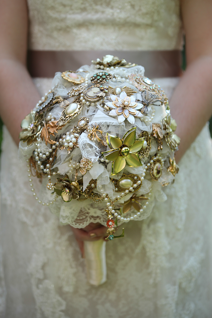 Haley & John - Vintage Inspired | Photos by Malick Photo | As seen on TodaysBride.com | Real ohio wedding, vintage wedding decor ideas, wedding photography, brooch bouquet