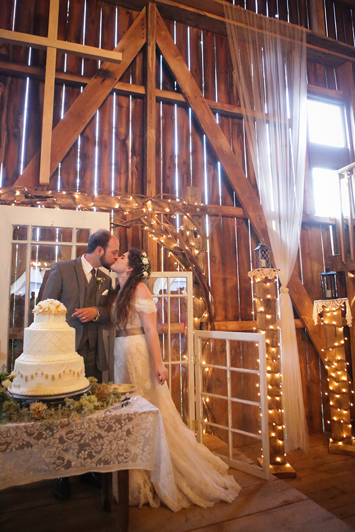 Haley & John - Vintage Inspired | Photos by Malick Photo | As seen on TodaysBride.com | Real ohio wedding, vintage wedding decor ideas, wedding photography, wedding cake