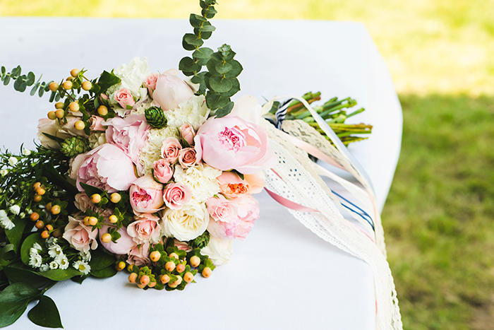 Nicole & Jason - Bright Backyard Wedding | Hai Bales Photography | As seen on Todaysbride.com Real Ohio Weddings | navy and gold wedding, ohio wedding, wedding photography, youngstown wedding, preppy wedding, unique wedding decor, bridal bouquet