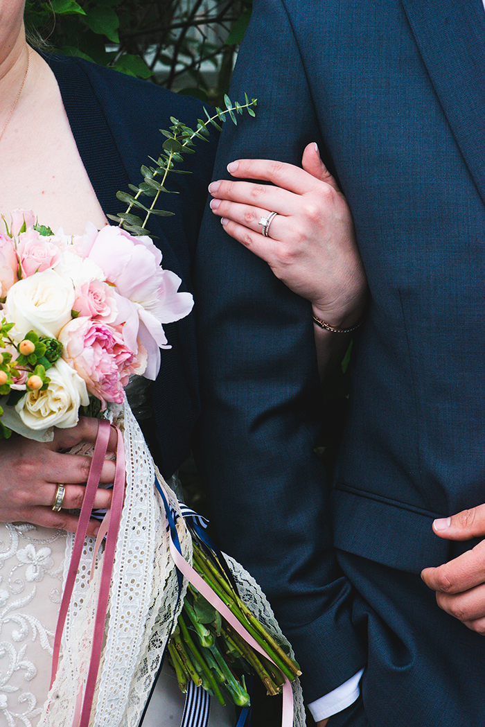 Nicole & Jason - Bright Backyard Wedding | Hai Bales Photography | As seen on Todaysbride.com Real Ohio Weddings | navy and gold wedding, ohio wedding, wedding photography, youngstown wedding, preppy wedding, unique wedding decor, 