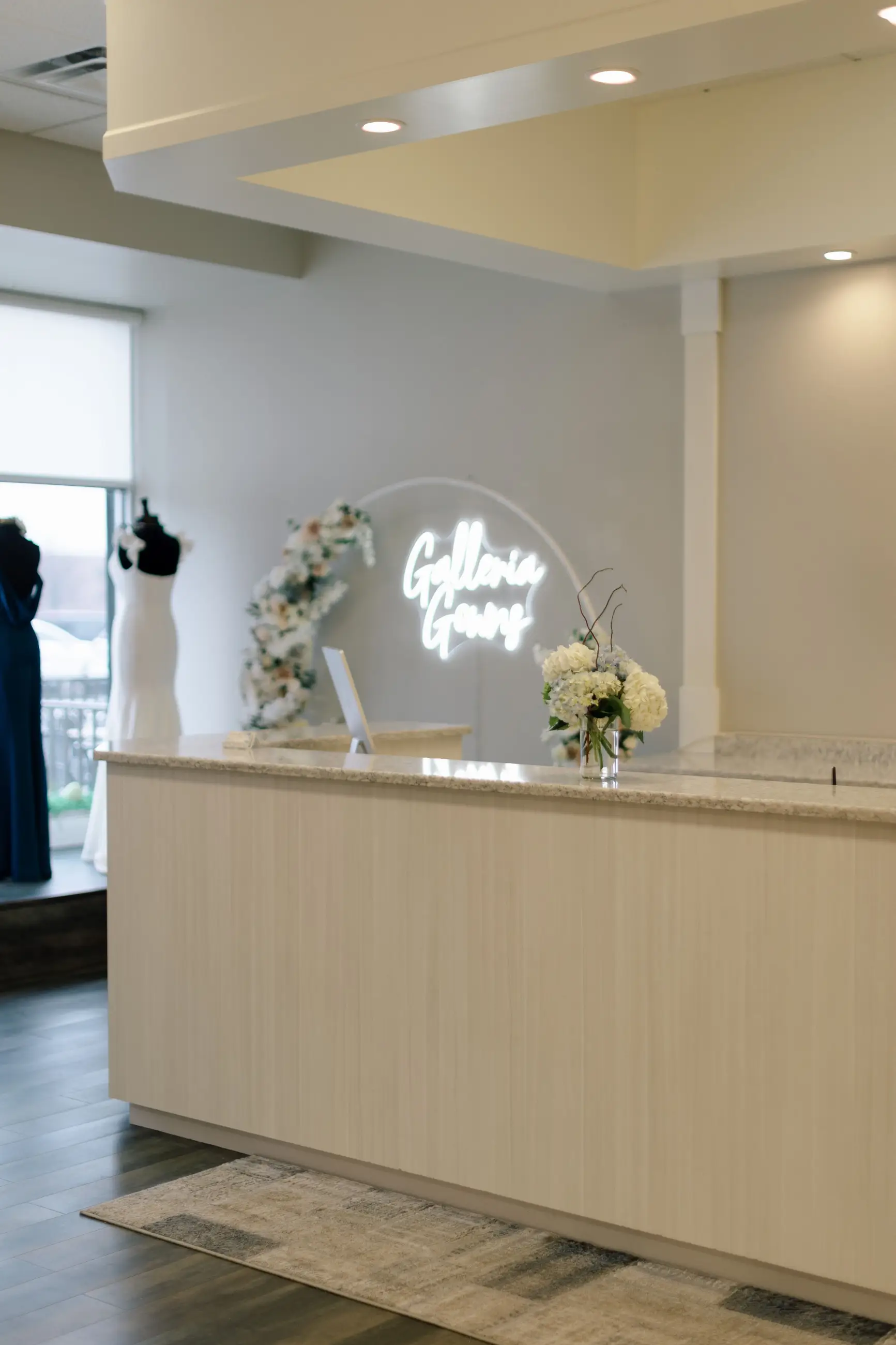 galleria-gowns-d2c8bfaa