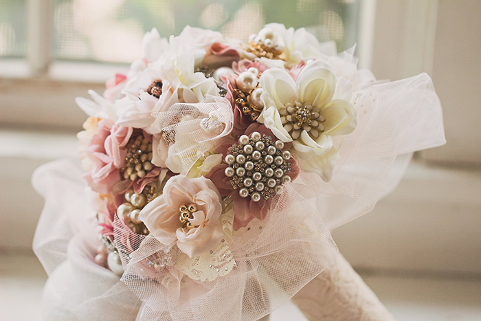 Amanda & Shawn - The Sweetest Day | Oh Snap! Photography | Real Wedding As seen on TodaysBride.com | Real ohio wedding, blush and gold wedding, wedding photography, blush and gold wedding color pallet bridal brooch bouquet