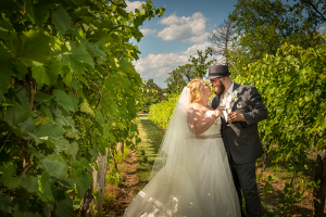 Kimberly & James – Vineyard Chic