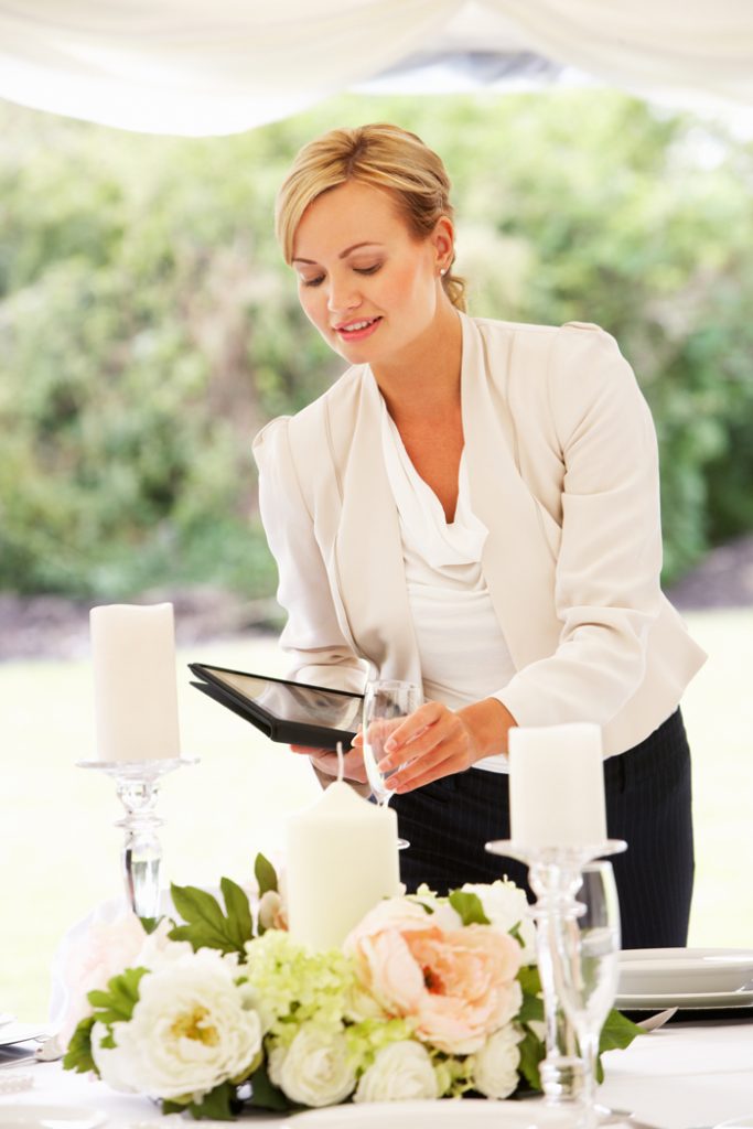 10 Tips For Hiring The Wedding Planner