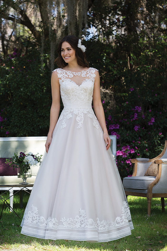 10 Gorgeous Justin Alexander Wedding Gown Designs For More Sophisticated  Brides