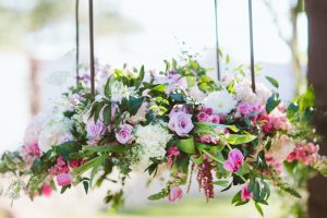 Ways to Incorporate Flowers Into Your Wedding