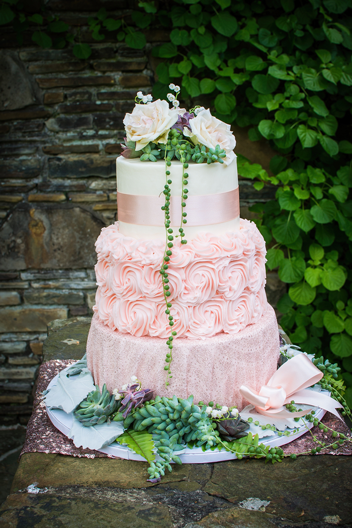 The Happiest Hour - Styled Shoot | ohio wedding styled shoot as seen on TodaysBride.com. earthy wedding, princess wedding, outdoor wedding