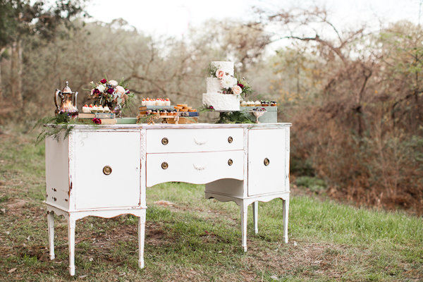 Garden Theme Wedding | Lindsey Gage Photography | As seen on TodaysBride.com