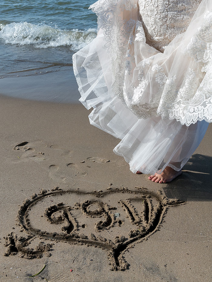 Amanda & Edward - Wedding by the Water, beach wedding, burgundy and gold wedding, photographed by LMAC Photography