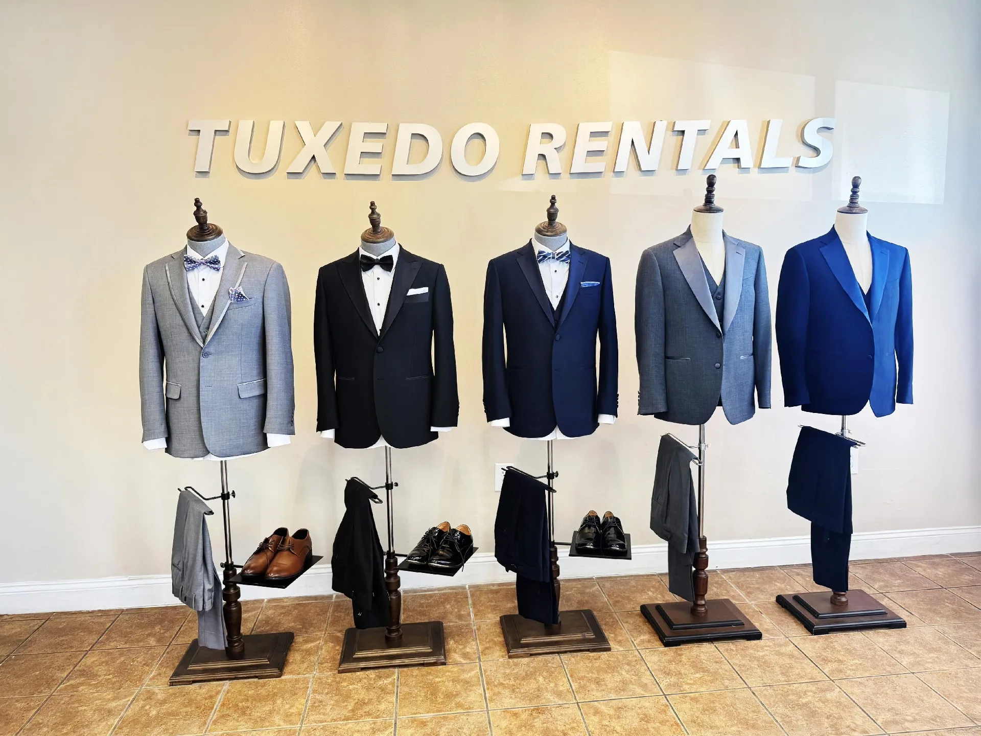 tailor-sages-bespoke-tuxedo-rental-32e51d73