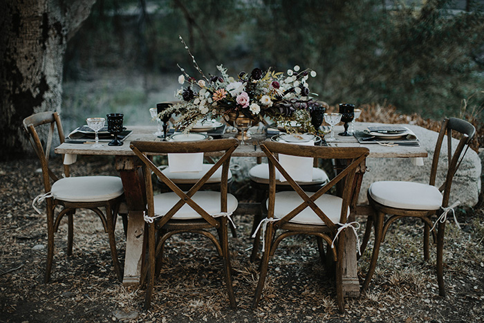 Dark and moody halloween wedding inspiration, halloween wedding, fall wedding, gothic wedding inspiration