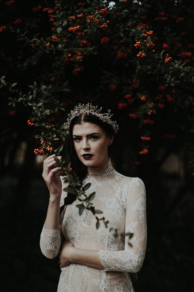 Dark and moody halloween wedding inspiration, halloween wedding, fall wedding, gothic wedding inspiration