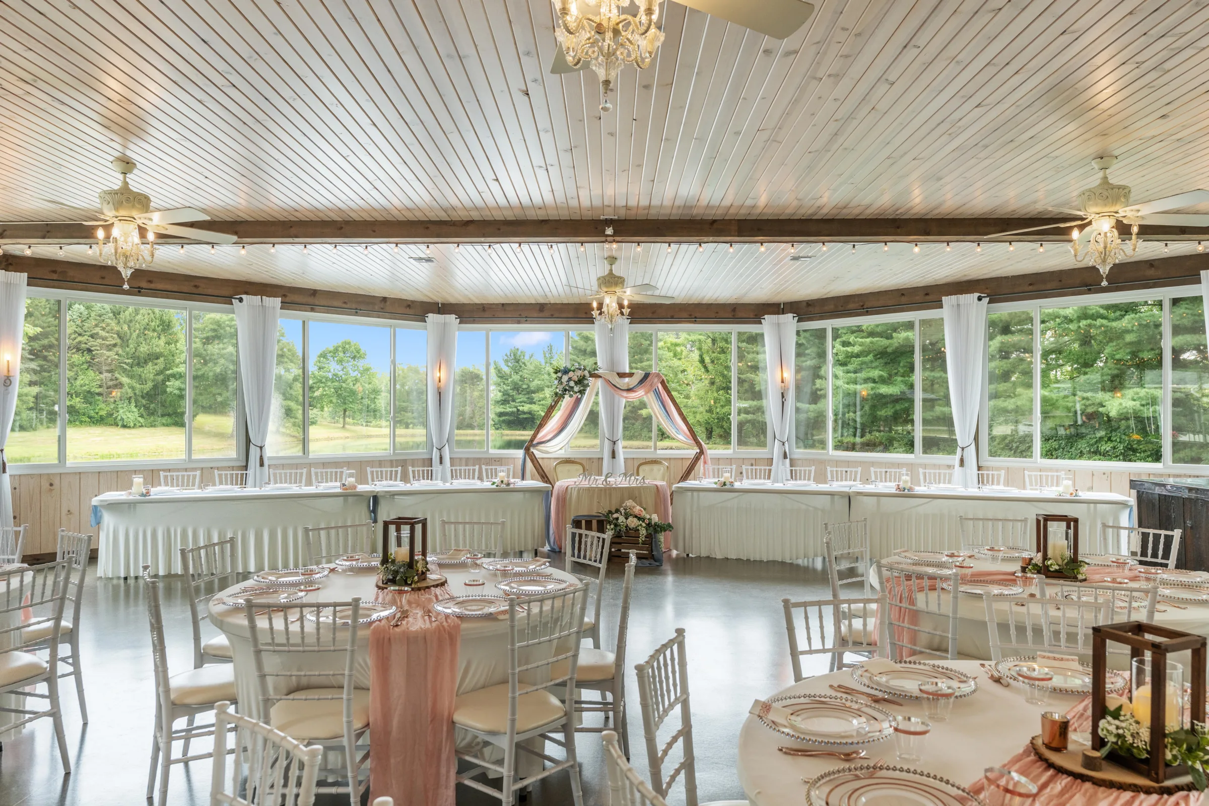 stables-arrowhead-lake-cf208491