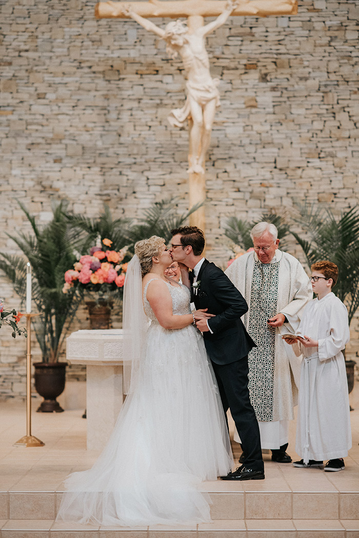 Kristin & Taylor's Modern Art Deco Matrimony, cleveland ohio wedding, real wedding inspiration as seen on TodaysBride.com