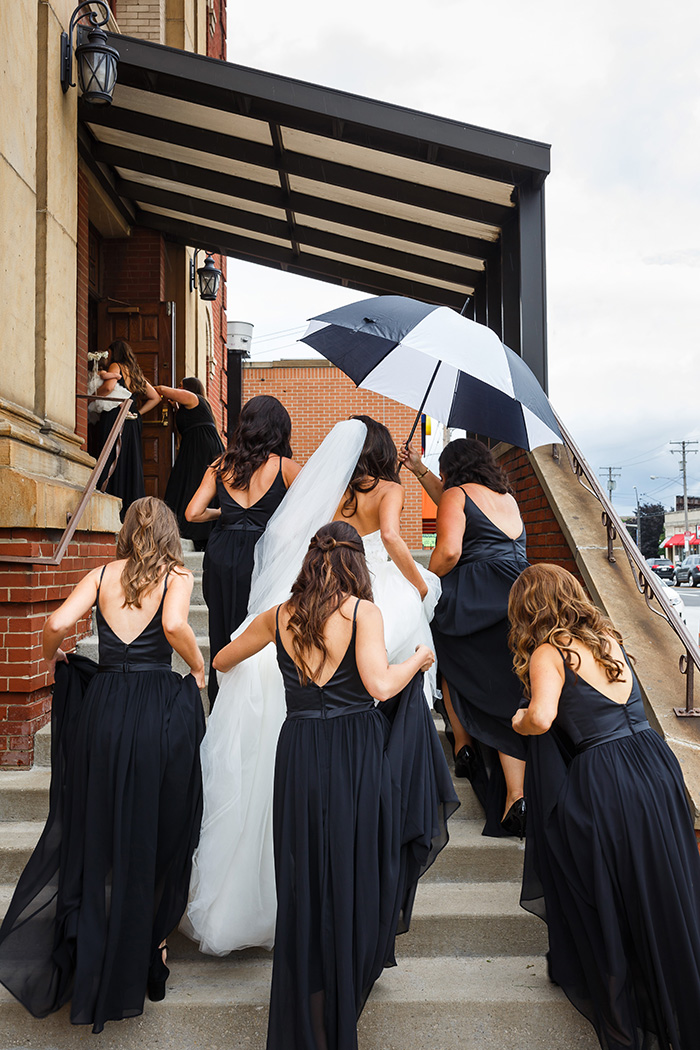 Outdoor Weddings|Genevieve Nisly Photography| As seen on TodaysBride.com