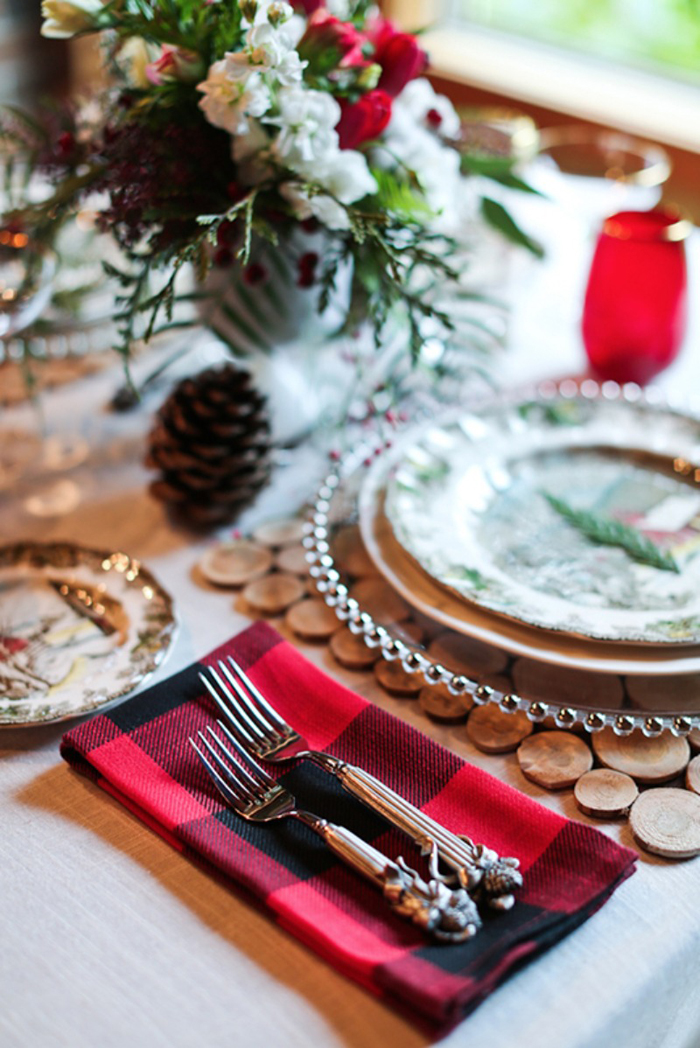 Christmas Wedding | Lindsay Skeans Photography | As seen on TodaysBride.com