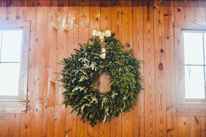 Christmas Wedding | Teale Photography | As seen on TodaysBride.com