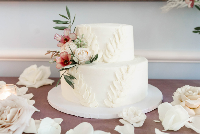 Cake Trends | Danielle Harris Photography | As seen on TodaysBride.com