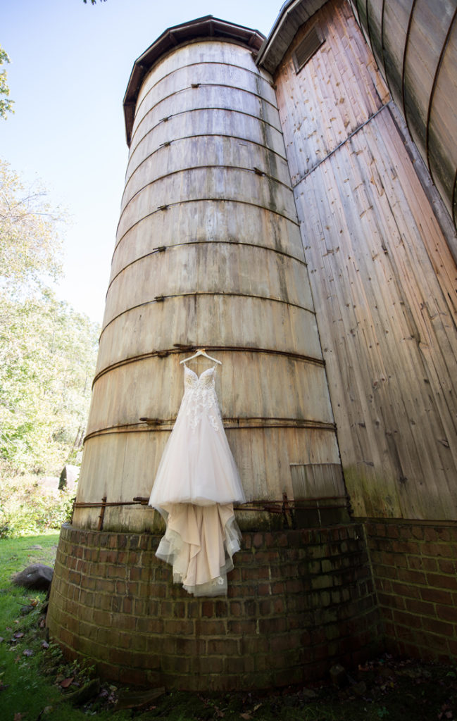 Rustic Wedding | Sabrina Hall Photography | As seen on TodaysBride.com