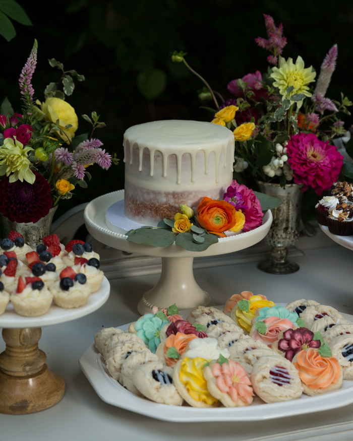 Drip cake | OH Snap! Photography | As seen on TodaysBride.com