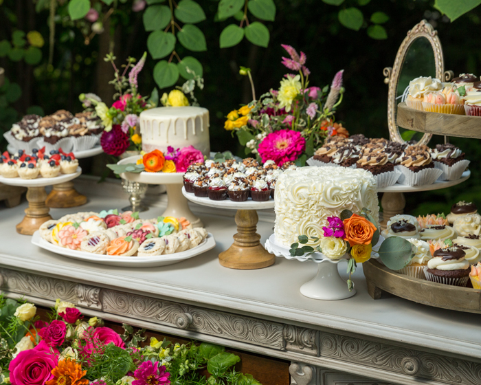 Dessert Table | OH Snap! Photography | As seen on TodaysBride.com