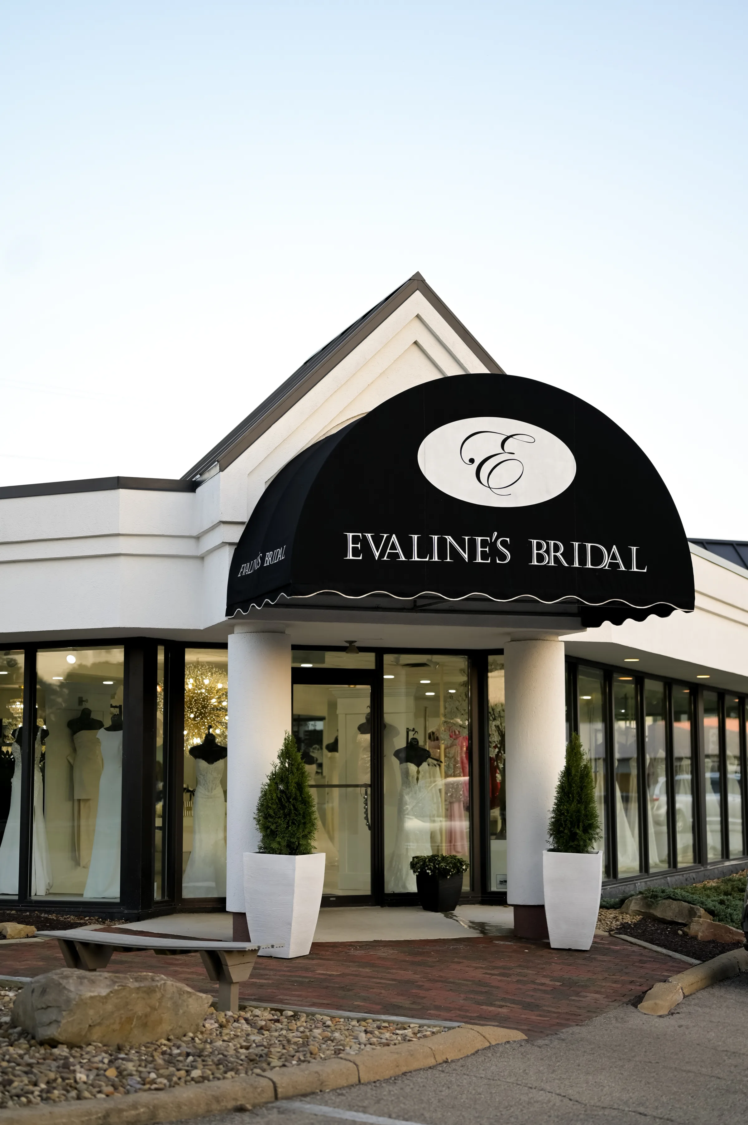 evalines-bridal-boutique-d5e7aea2