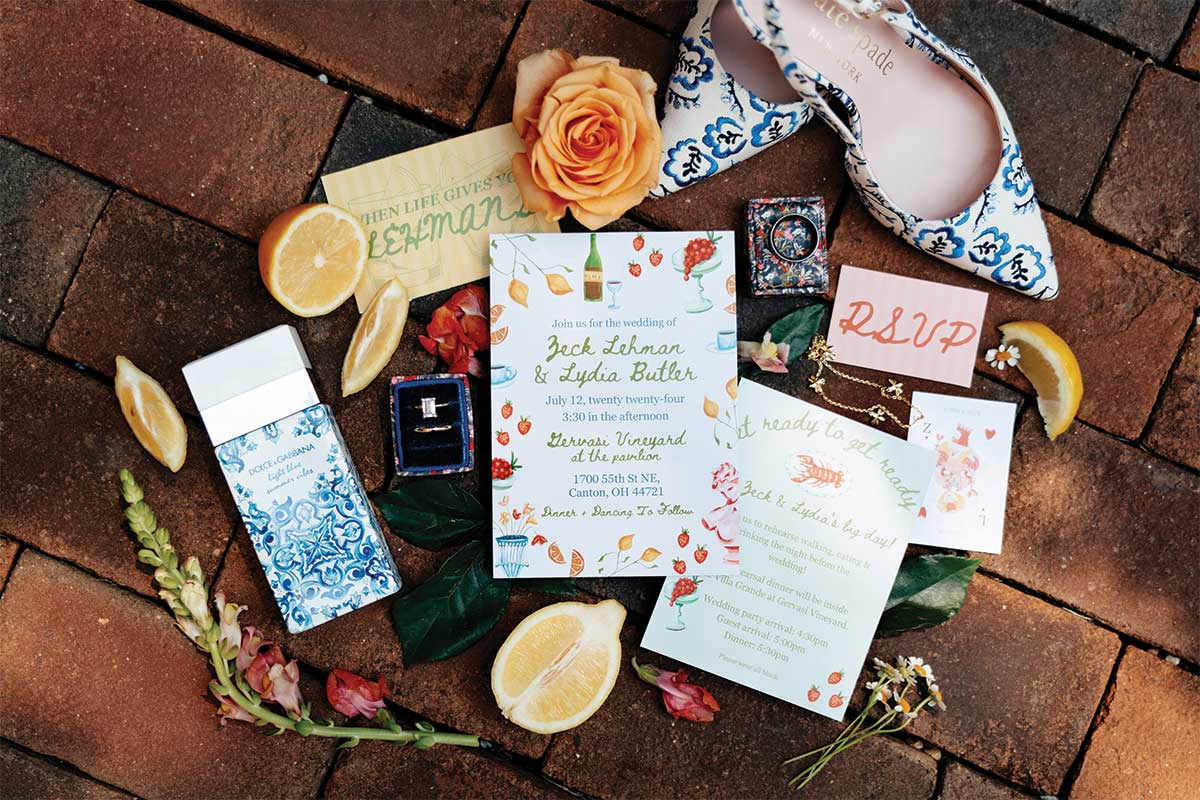 beautiful wedding lay 