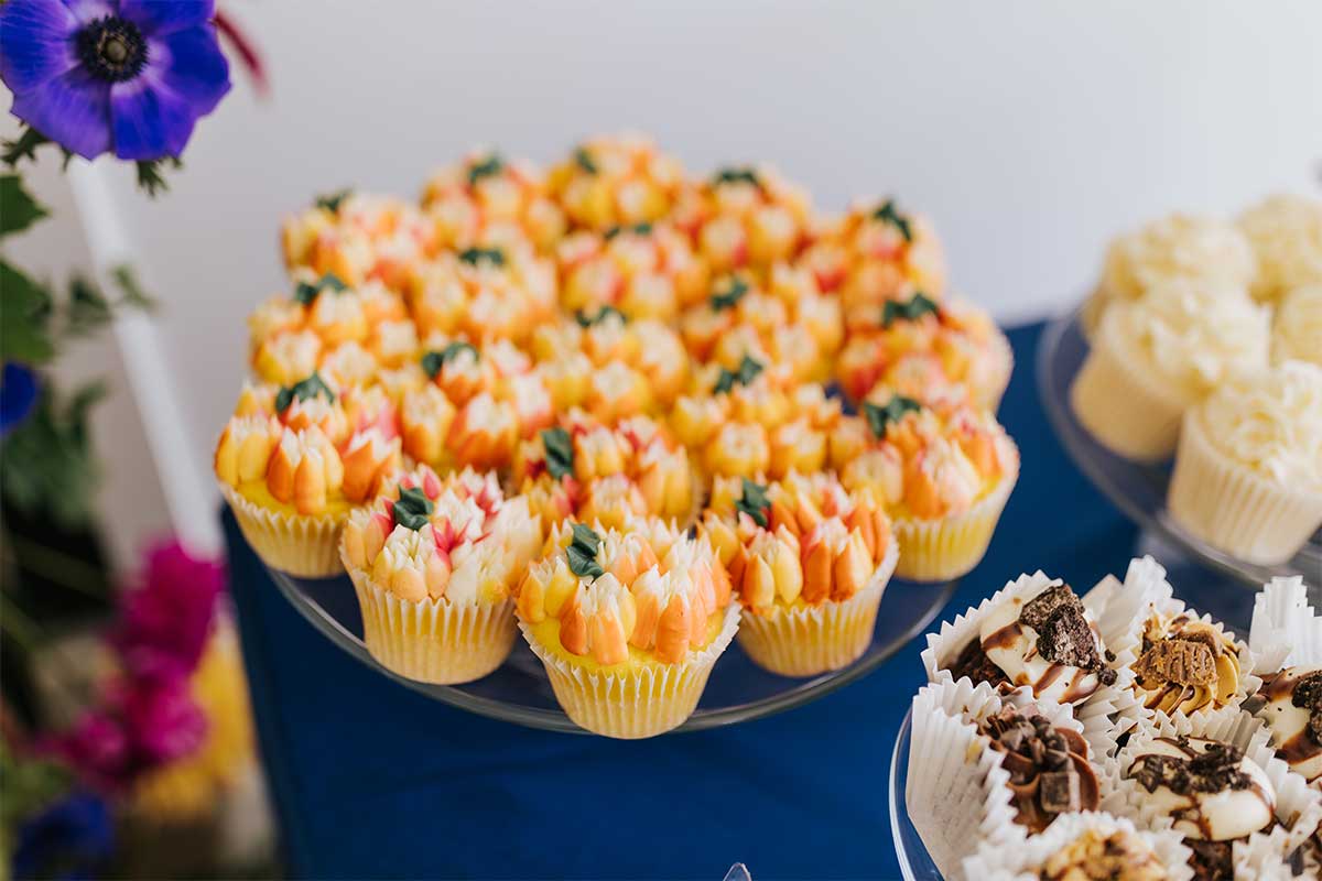orange cupcakes at Wayne County wedding