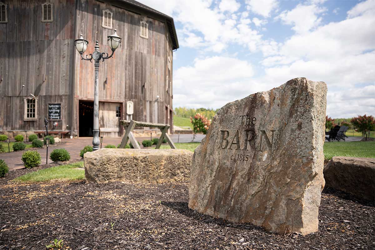rust barn ceremony location Ohio