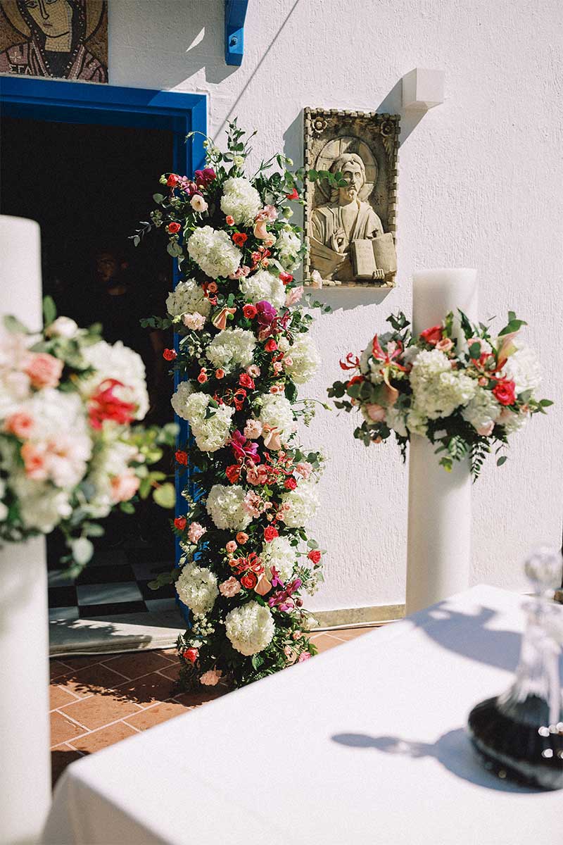 wedding flowers white, red, and green