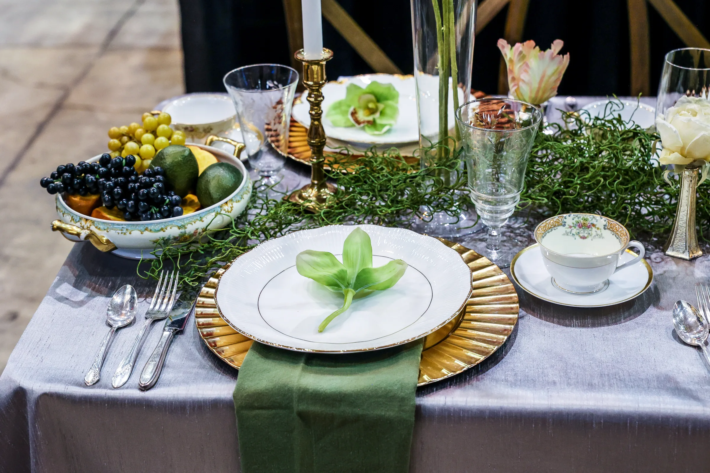 TodaysBrideIX26 1339 - Reception Table Gallery at the Cleveland Wedding Show TodaysBrideIX26 1339