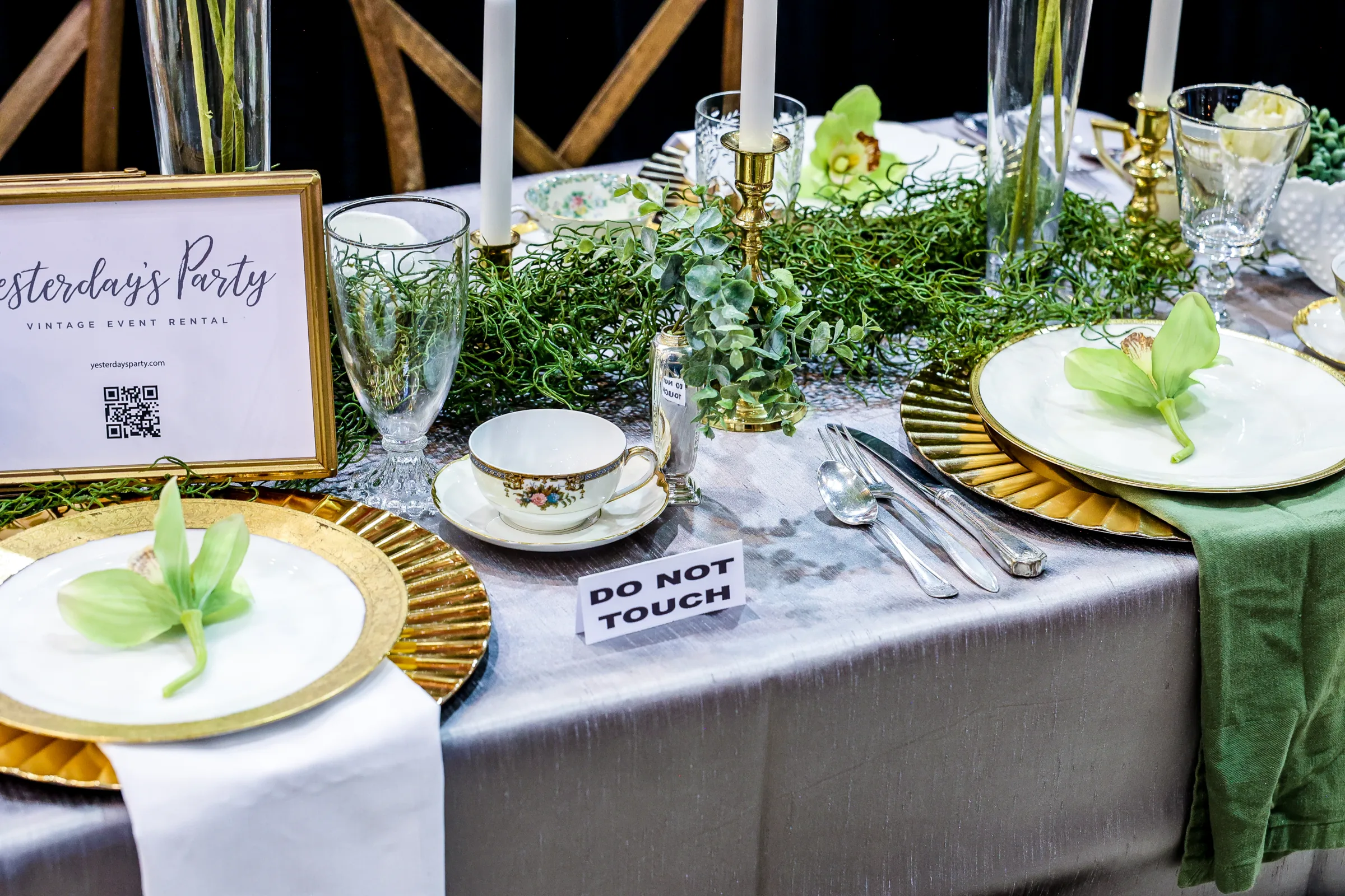 TodaysBrideIX26 1340 - Reception Table Gallery at the Cleveland Wedding Show TodaysBrideIX26 1340