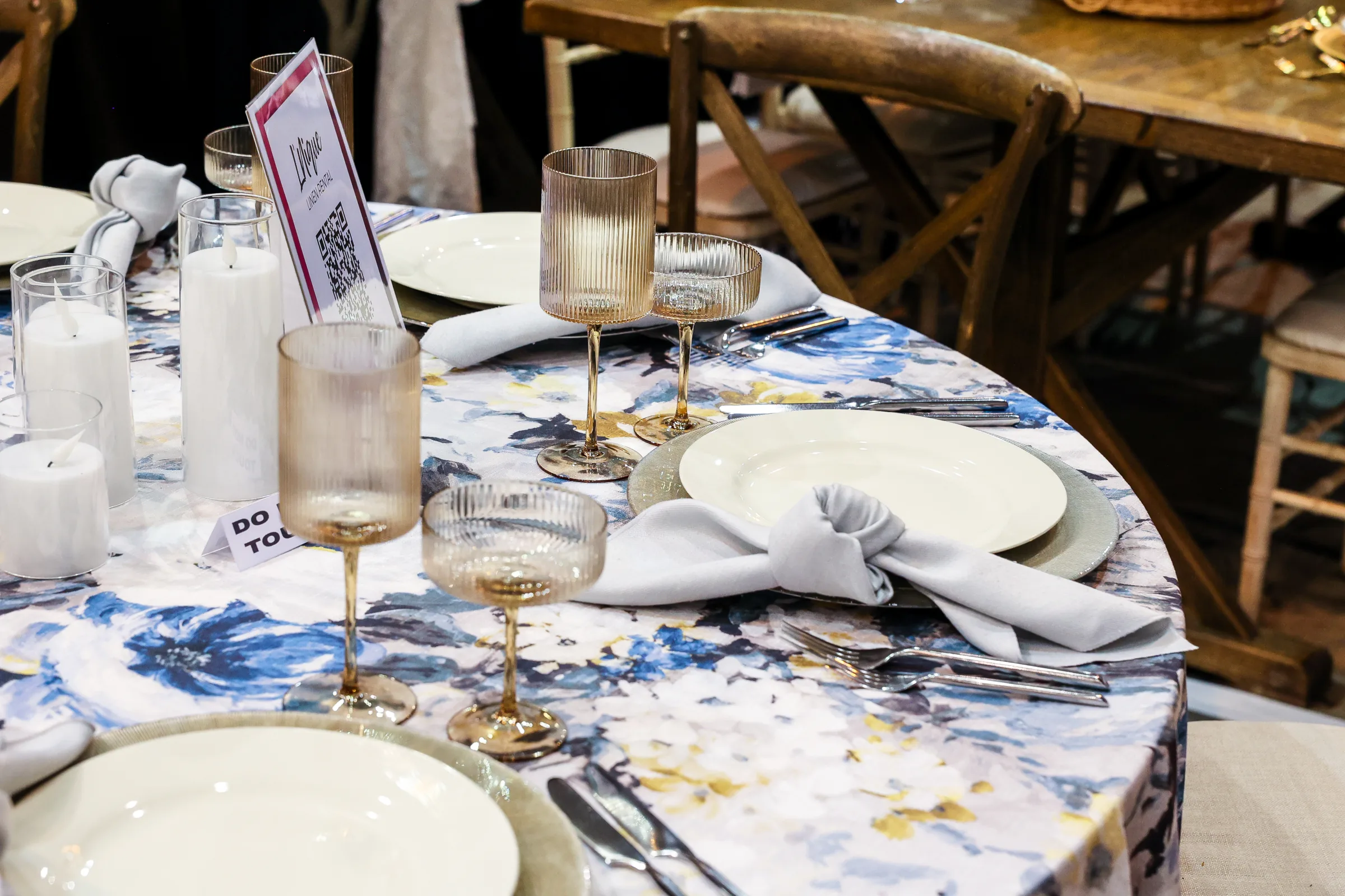 TodaysBrideIX26 1349 - Reception Table Gallery at the Cleveland Wedding Show TodaysBrideIX26 1349