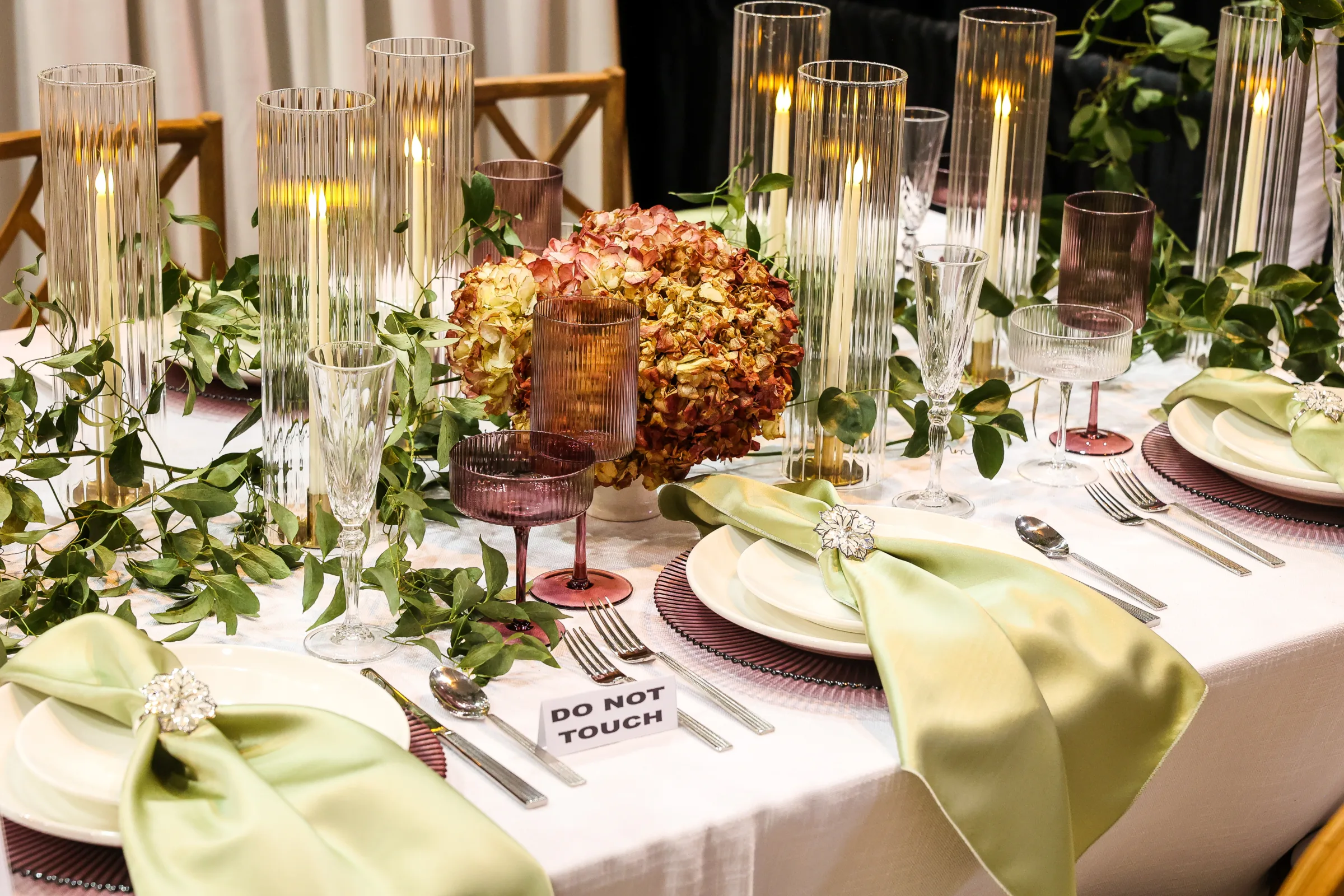 TodaysBrideIX26 1373 1 - Reception Table Gallery at the Cleveland Wedding Show TodaysBrideIX26 1373 1