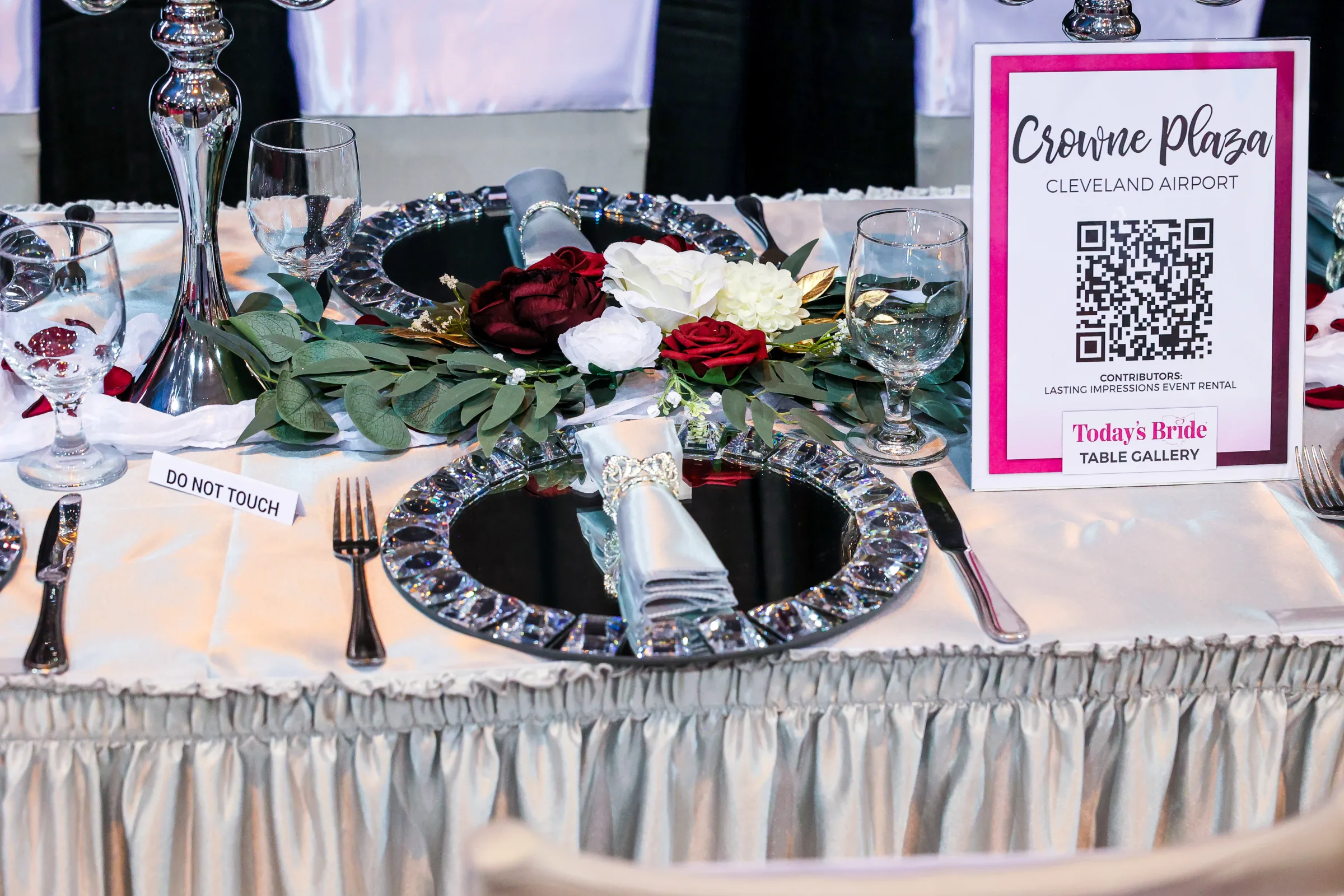 TodaysBrideIX26 1384 - Reception Table Gallery at the Cleveland Wedding Show TodaysBrideIX26 1384