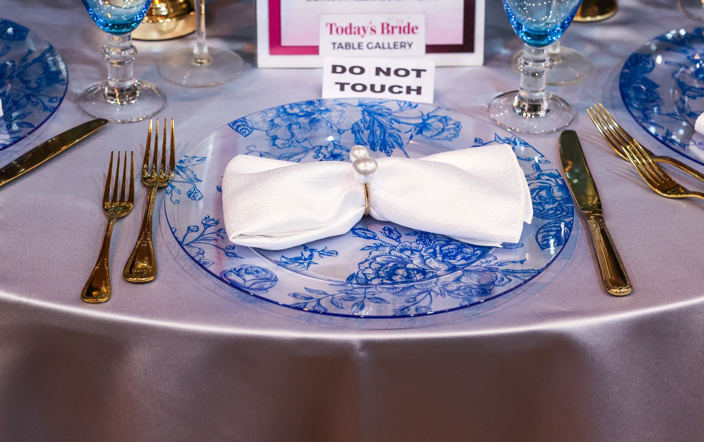 TodaysBrideIX26 1396 - Reception Table Gallery at the Cleveland Wedding Show TodaysBrideIX26 1396