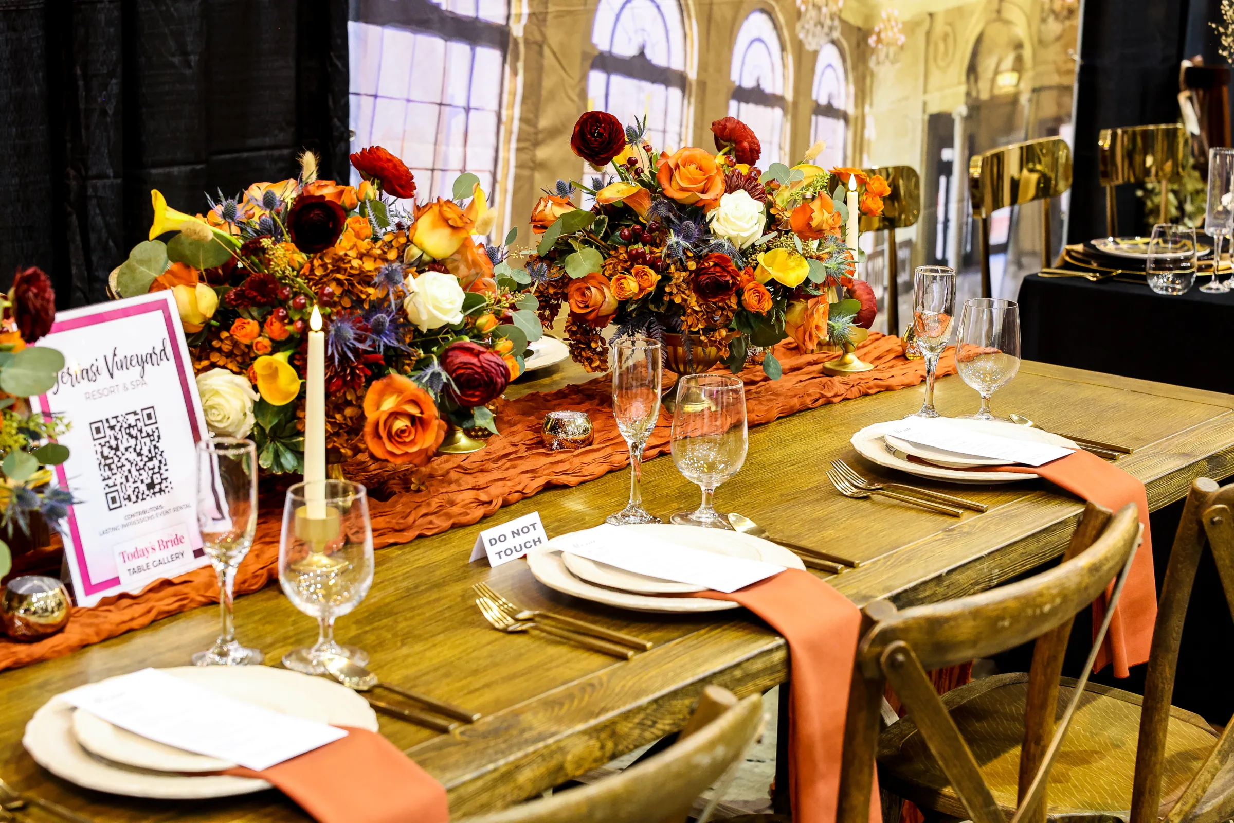 TodaysBrideIX26 1402 - Reception Table Gallery at the Cleveland Wedding Show TodaysBrideIX26 1402