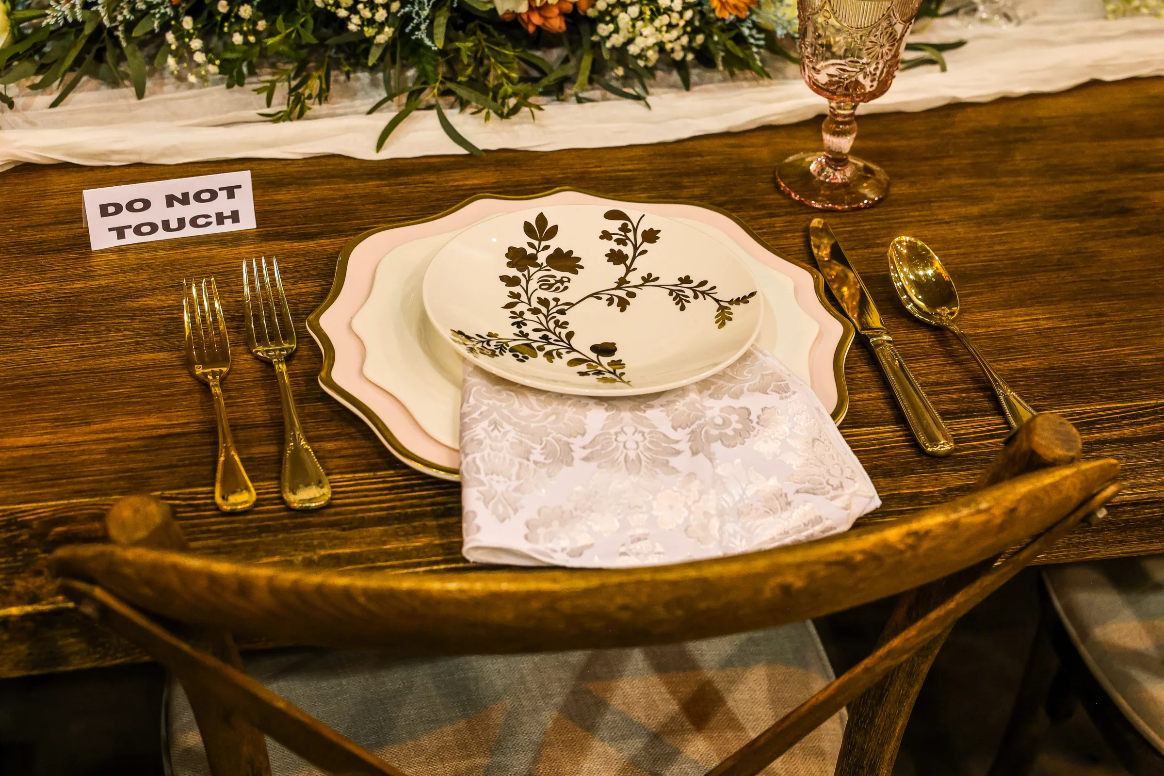 TodaysBrideIX26 1415 - Reception Table Gallery at the Cleveland Wedding Show TodaysBrideIX26 1415