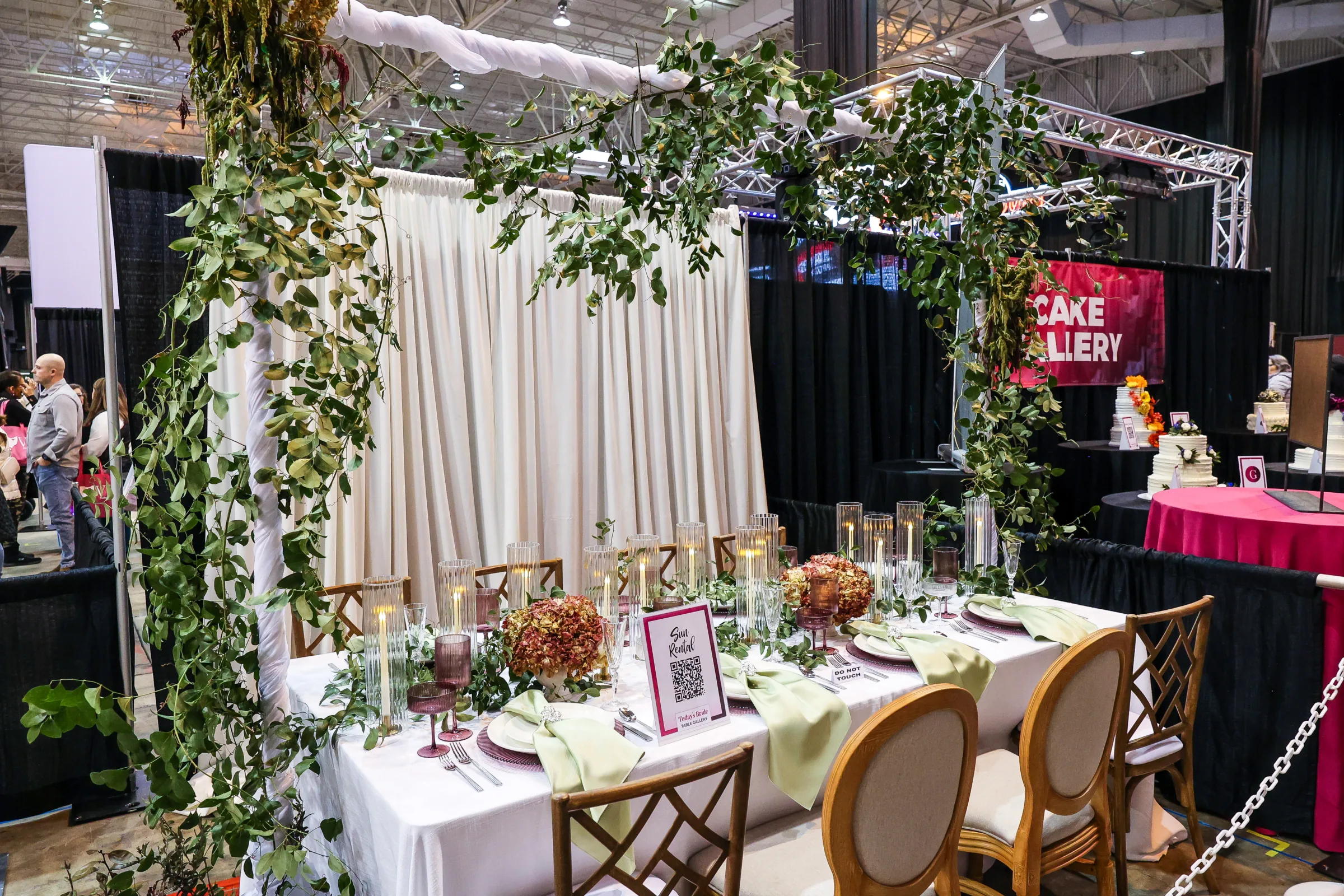 sun rental tbl - Reception Table Gallery at the Cleveland Wedding Show sun rental tbl