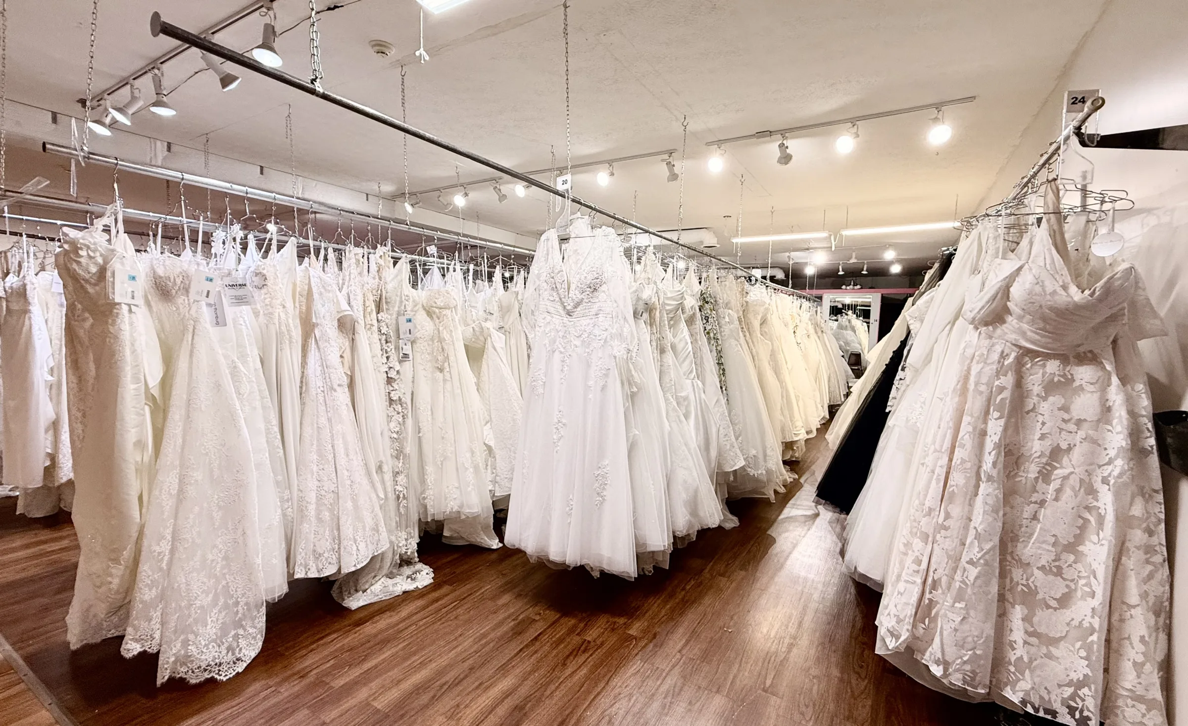 universe-bridal-prom-2220fff2