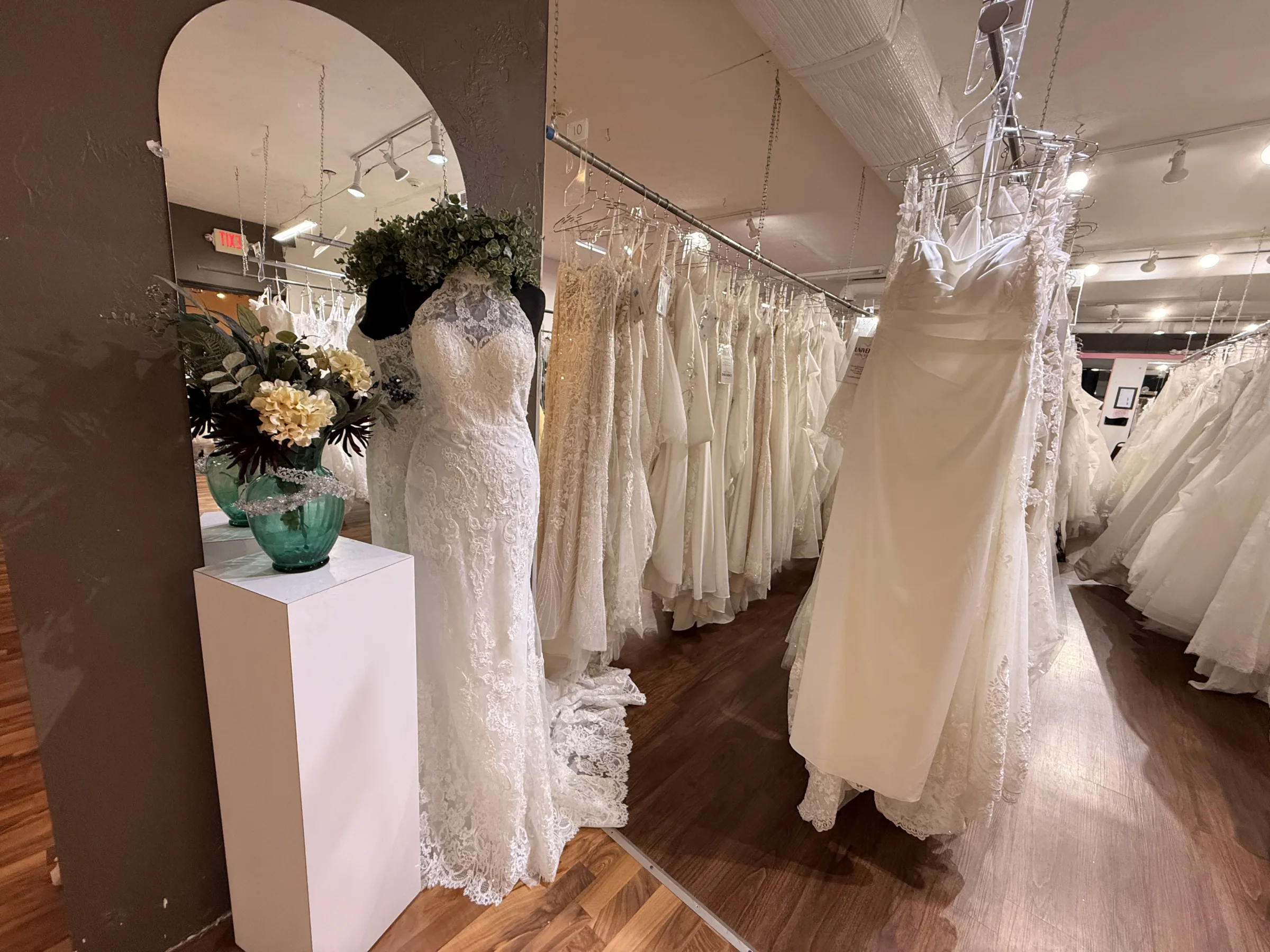 universe-bridal-prom-4e70aa8f