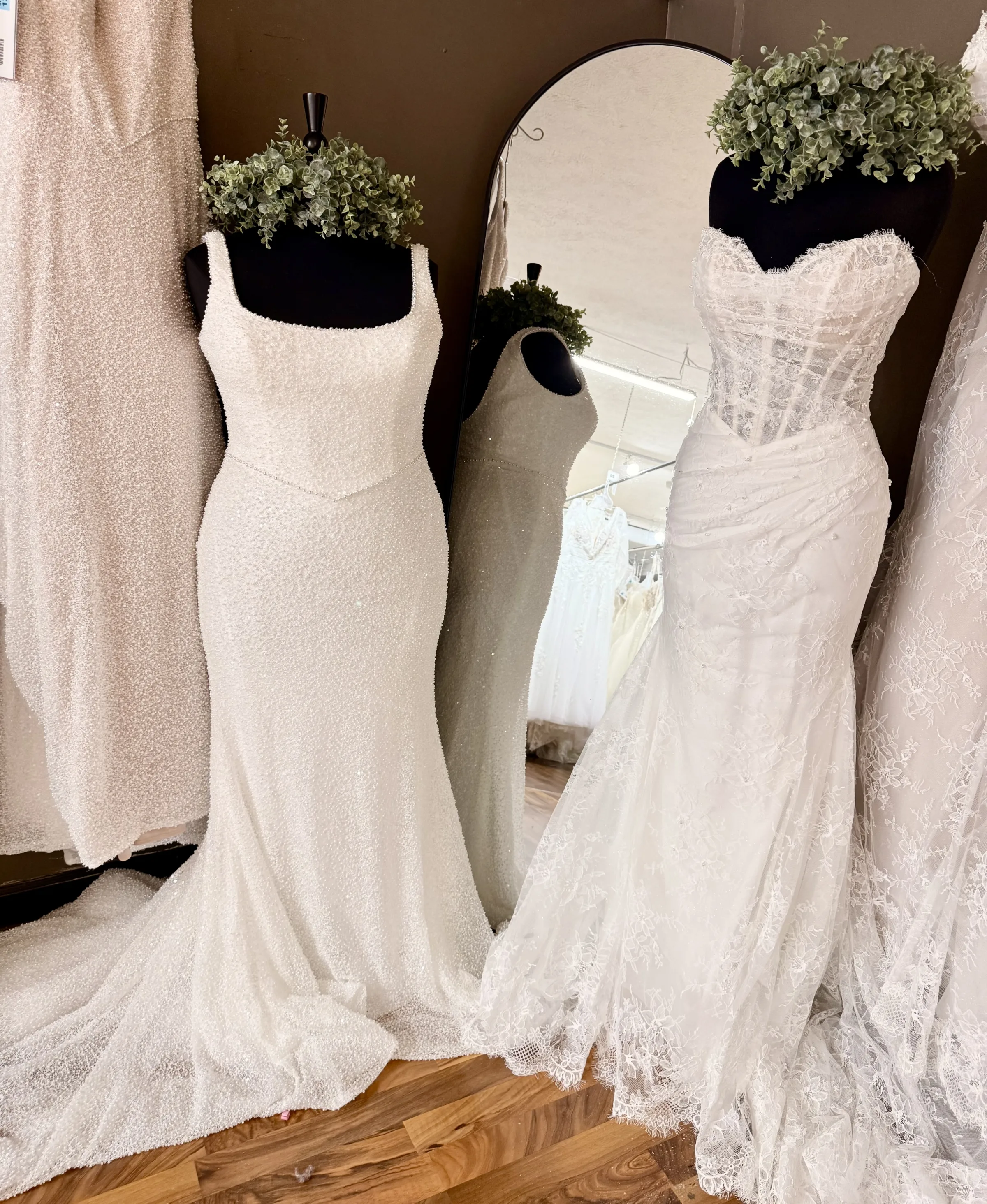 universe-bridal-prom-8b9038b8