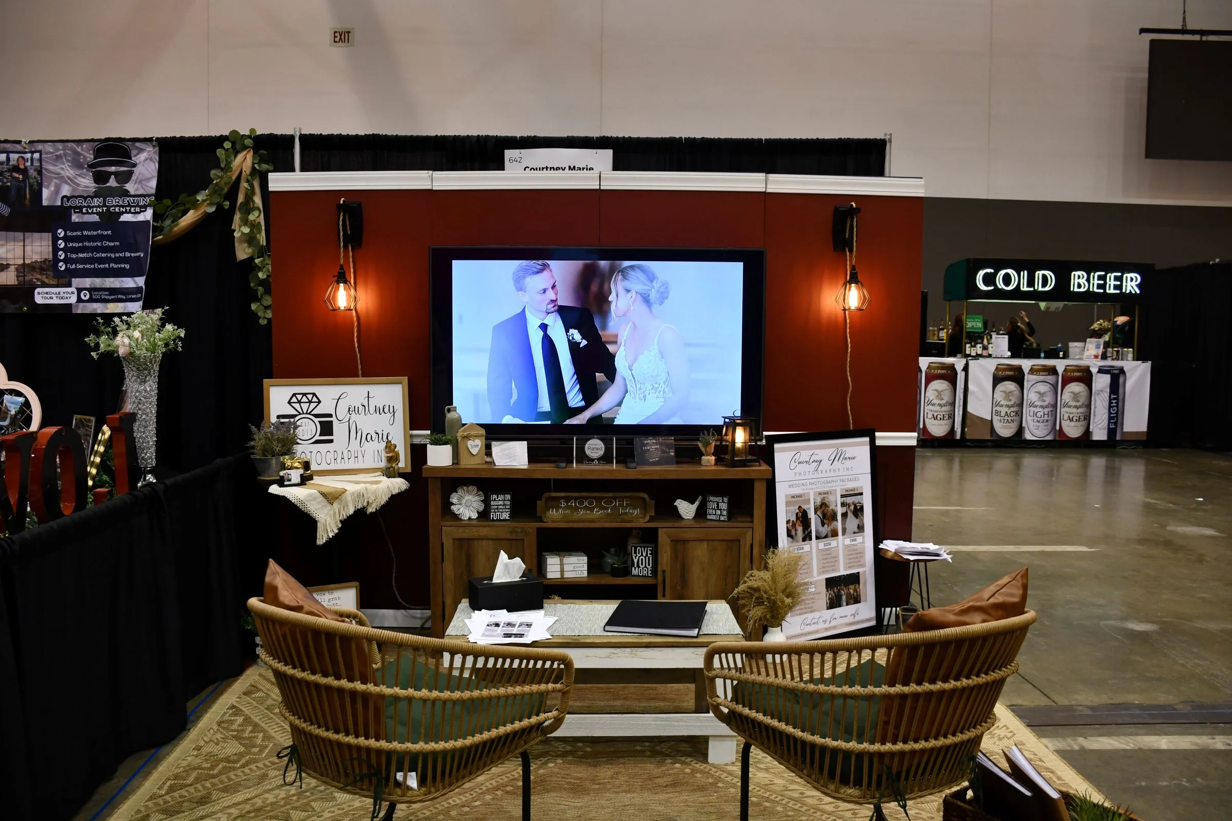 COURTNEY MARIE PHOTOGRAPHY - Booth Design Gallery COURTNEY MARIE PHOTOGRAPHY
