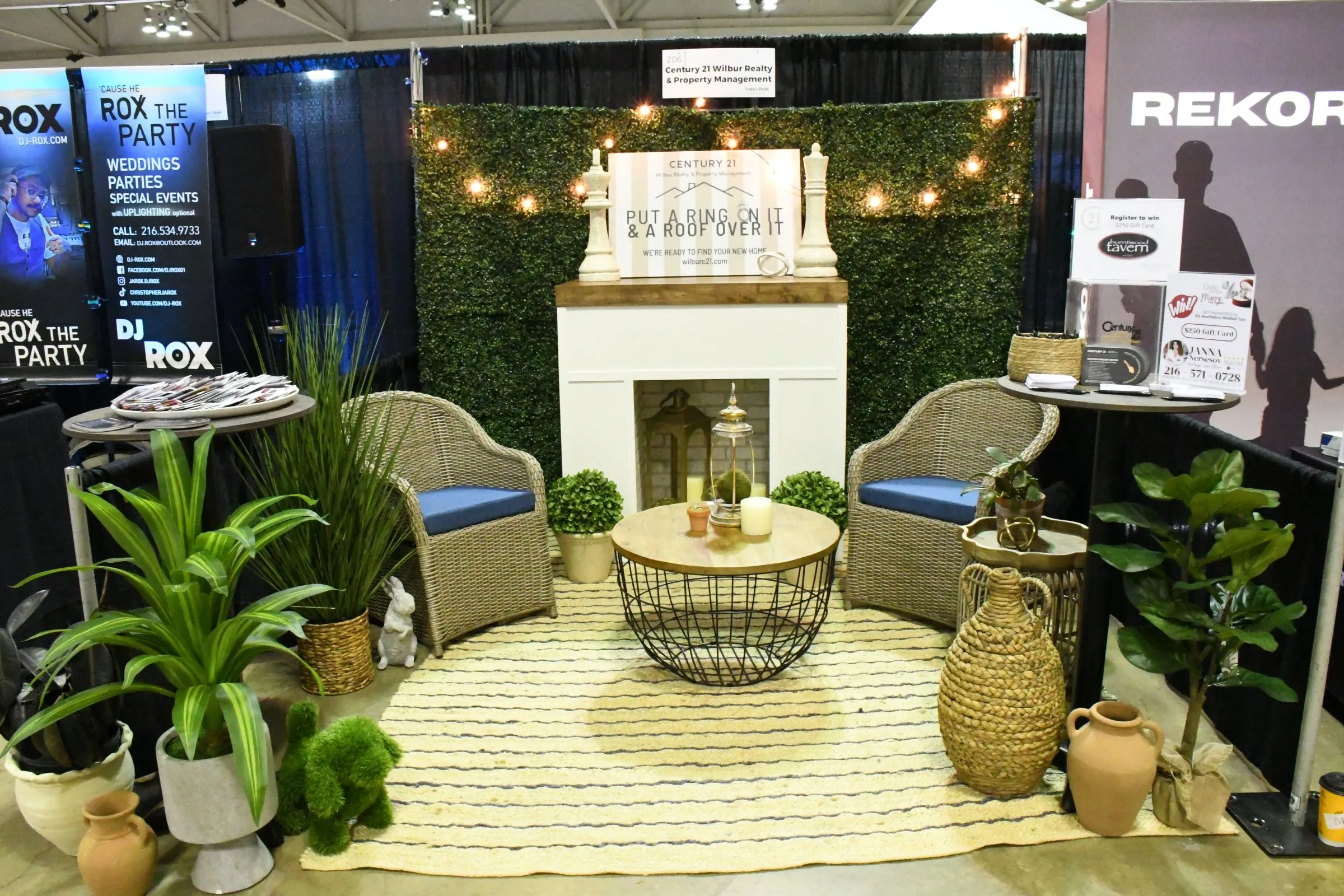 Century 21 3 - Booth Design Gallery Century 21 3