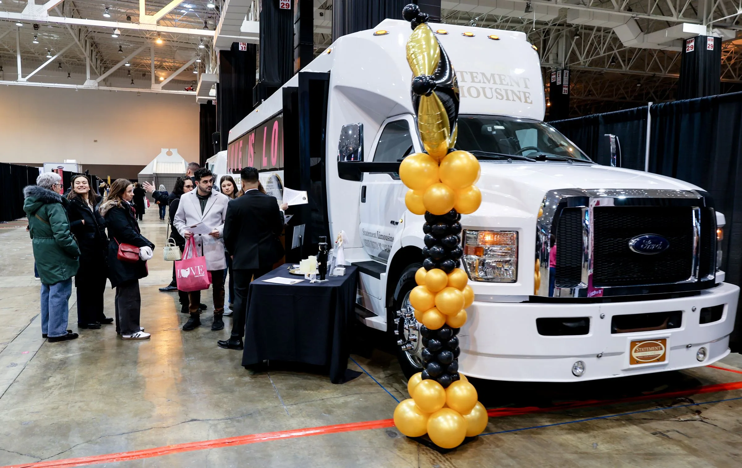 Statement Limousine - Booth Design Gallery Statement Limousine