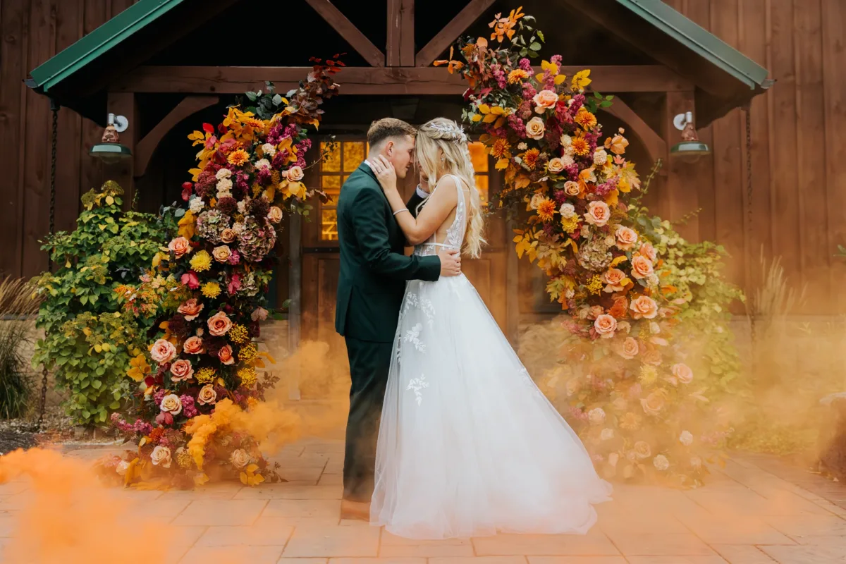 Falling in Love: Colorful Fall Wedding Inspiration